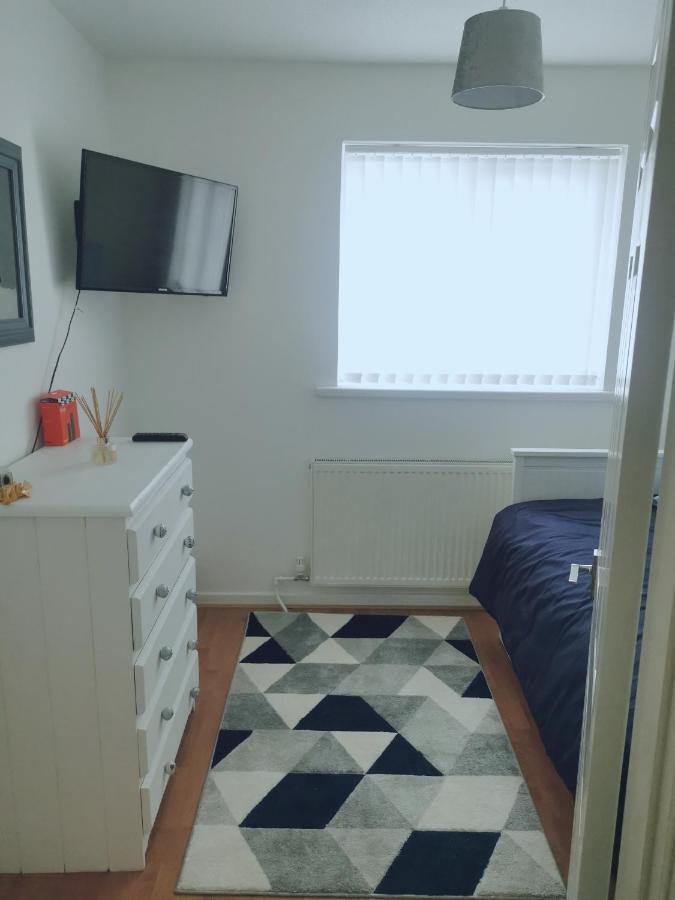 Room In A Friendly Home In A Quite Neighborhood Of 卡迪夫 外观 照片